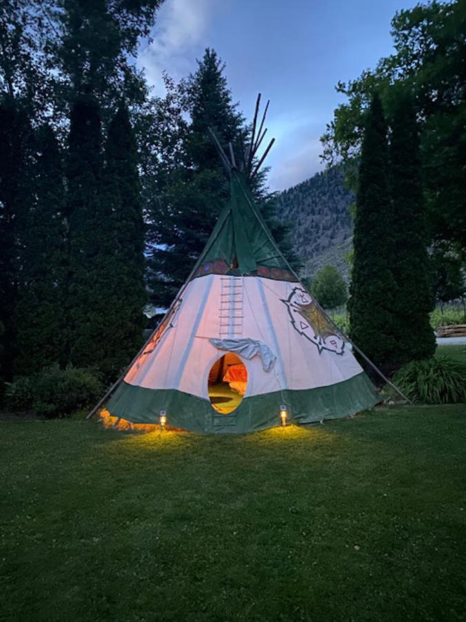 Similkameen Wild Resort & Winery Retreat Осуюс Экстерьер фото